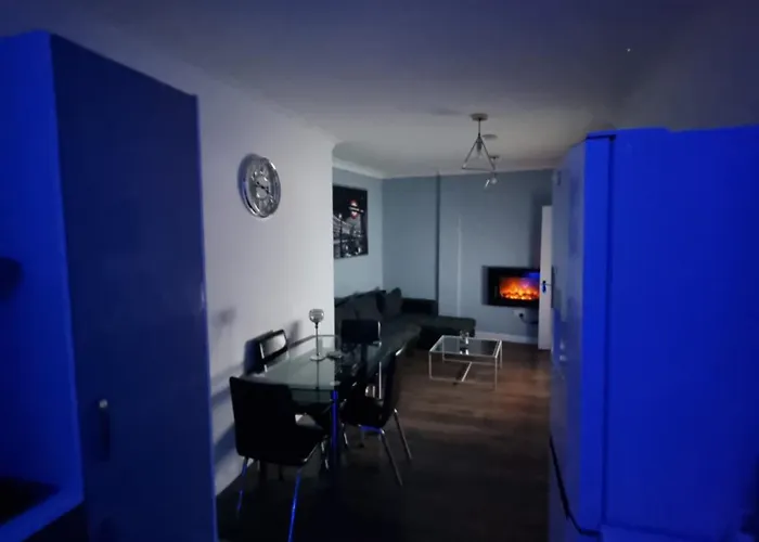 Beautiful Modern Apartment On Wick Lane